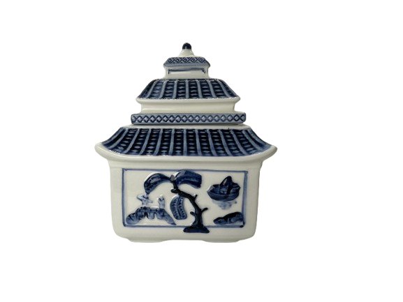 Chinoiserie Pagoda Candle in Blue and White